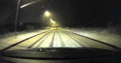 Keď ideš rýchlosťou 100 km/h po snehu a zabudneš, že ťa čaká zákruta