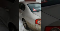 Mladá dáma si prišla dať vyčistiť auto. Zamestnanci taký chliev ešte nevideli