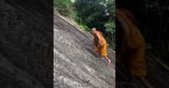 Šaolinský mních si pomýlil kopec s rovinou (Bez lana a naboso)