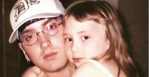 Eminemova dcéra oslávila 25 rokov. Napriek tomu, že vyštudovala psychológiu, dnes sa živí niečím iným