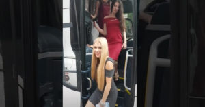 Príchod austrálskeho kriketového tímu do Londýna (Najšťastnejší autobusár)