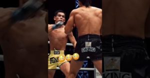 Kickboxeri predviedli instantné reflexy (Dvojitý kop)
