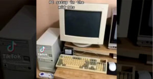 Používanie počítača z 90. rokov (Drahocenné spomienky)