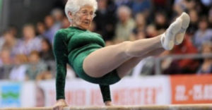 Najstaršia gymnastka na svete má závideniahodných 91 rokov a stále podáva bravúrne výkony