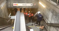 Polícia sa pred demonštrantmi uteká skryť do metra (Belgicko)