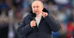 Odborníci si počas Putinovho prejavu všimli jeho bundu. Luxus, zatiaľ čo krajina prechádza krízou