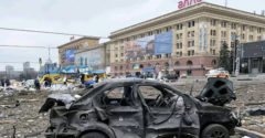 Porovnanie ukrajinských budov pred a po ruskej „operácii“
