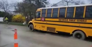 Mentálny akrobat za volantom autobusu (Betón, nebetón idem)