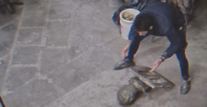 Sochárovi z Talianska spadla na zem socha krátko po dokončení (Smoliar roka)