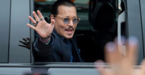 Na Slovensko zavíta Johnny Depp. Na návštevu malej dediny má jasný dôvod
