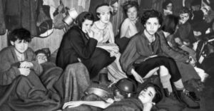 Prečo 98 % žien po príchode do koncentračných táborov prestalo menštruovať? Je za tým temný dôvod