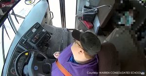 Autobusárka omdlela za jazdy. Situáciu zachránil žiak 7. triedy