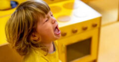 Ako upokojiť dieťa, keď chytí záchvat hnevu? Táto čarovná fráza ho upokojí raz-dva