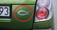 Čo znamená symbol ryby na aute? Má aj iný význam, ako si mnohí myslia