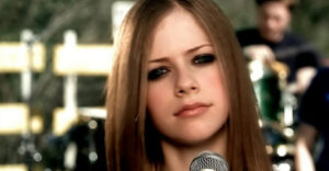 Avril Lavigne tento rok oslávi okrúhlu 40-ku. Ako vyzerá dnes?