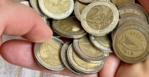 Má cenu ako auto! Skontroluj svoje 2-eurovky, jedna z nich môže stáť tisíce