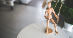 Tieto 4 znamenia sú majstrami manipulácie. Buď pri nich s nimi opatrný