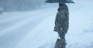 Slovensko zasiahne husté sneženie a extrémna víchrica s nárazmi vetra až 160 km/h