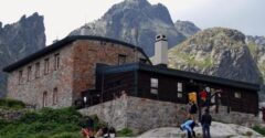 Tatranské chaty sa zatvárajú: Turistov čakajú podmienky bez akéhokoľvek zázemia, upozorňujú horskí záchranári