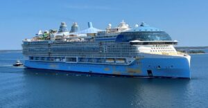 Žena pracujúca na „lodi naháčov“ prezradila najdôležitejšie pravidlo, ktoré musia dodržiavať všetci pasažieri