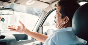 Alkohol za volantom aj vedľa neho: od 2026 ťa môžu pokutovať aj ako spolujazdca