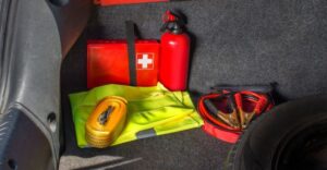 Od januára platia pre vodičov nové pravidlá: Zmena v povinnej výbave