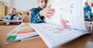 Dobrá správa pre rodičov, horšia pre žiakov: Letné prázdniny na Slovensku sa skracujú