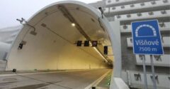 Len čo ho sprístupnili, čaká ho dlhá odstávka: tunel Višňové sa uzavrie, vodičov to nepoteší