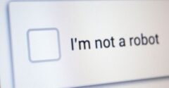Anti-robot kontrola ako pasca: Nová schéma podvodníkov oberá ľudí o úspory