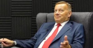 Borisovi Kollárovi sa stal otcom po už po 18-ty krát. Matkou má byť kolotočiarka, ktorú roky údajne tajil